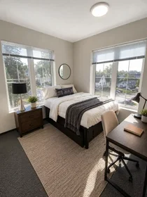 Habitación privada en East 19th Street, imagen 1 de 10