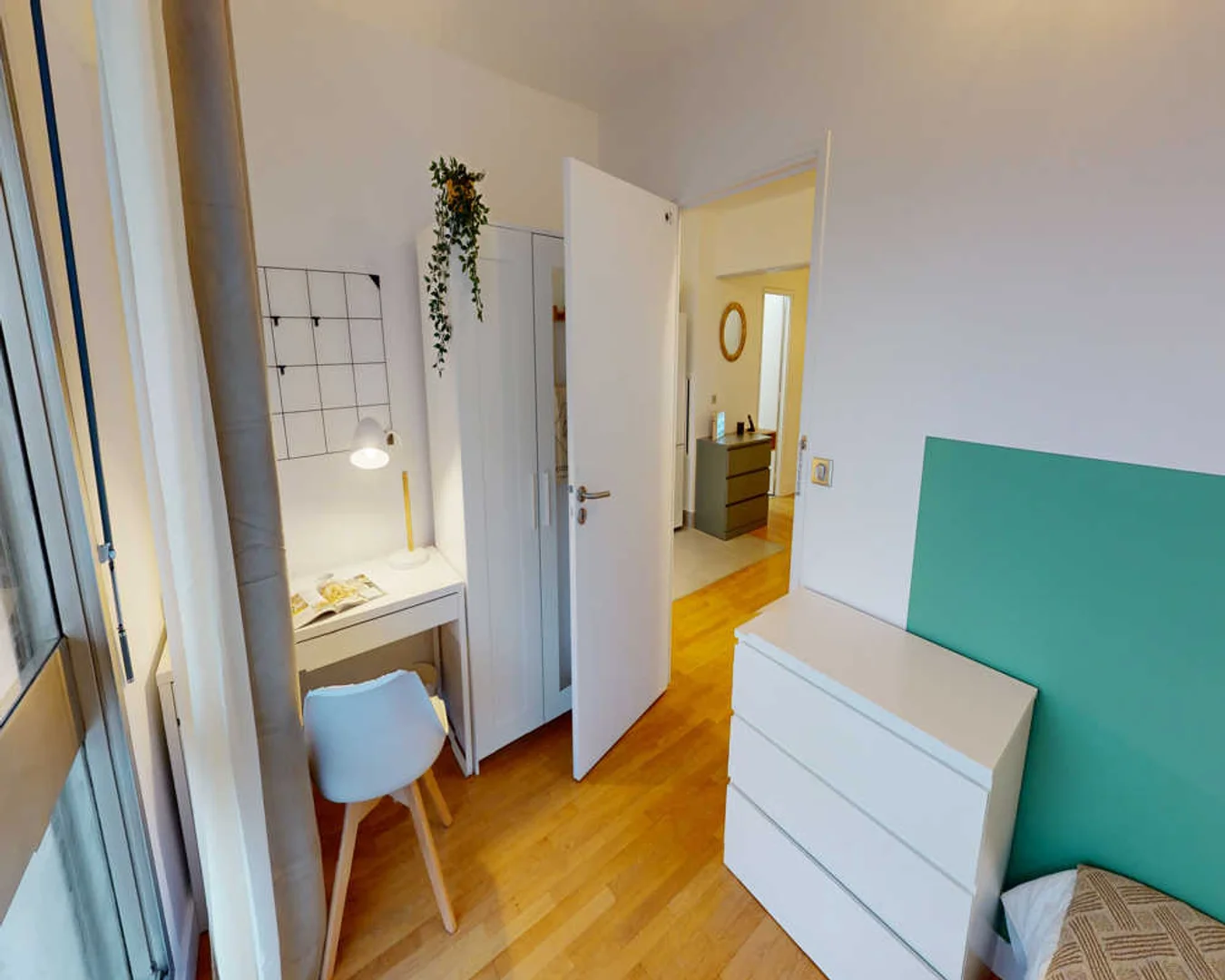 Funktionelles Studentenzimmer perfekt zum Studieren in 