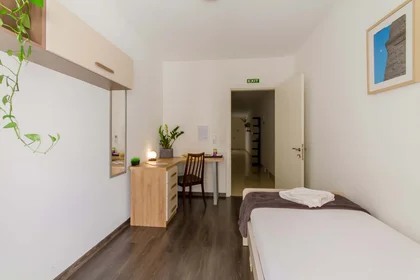 Stanza privata in 109 Triq Il-Ghajn, Is-Swieqi, Malta, immagine 1 di 28