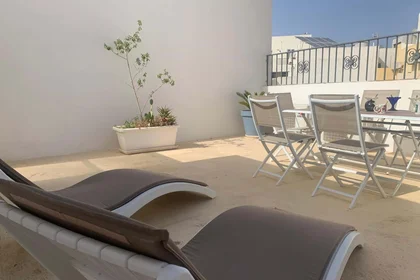 Stanza privata in 109 Triq Il-Ghajn, Is-Swieqi, Malta, immagine 14 di 28