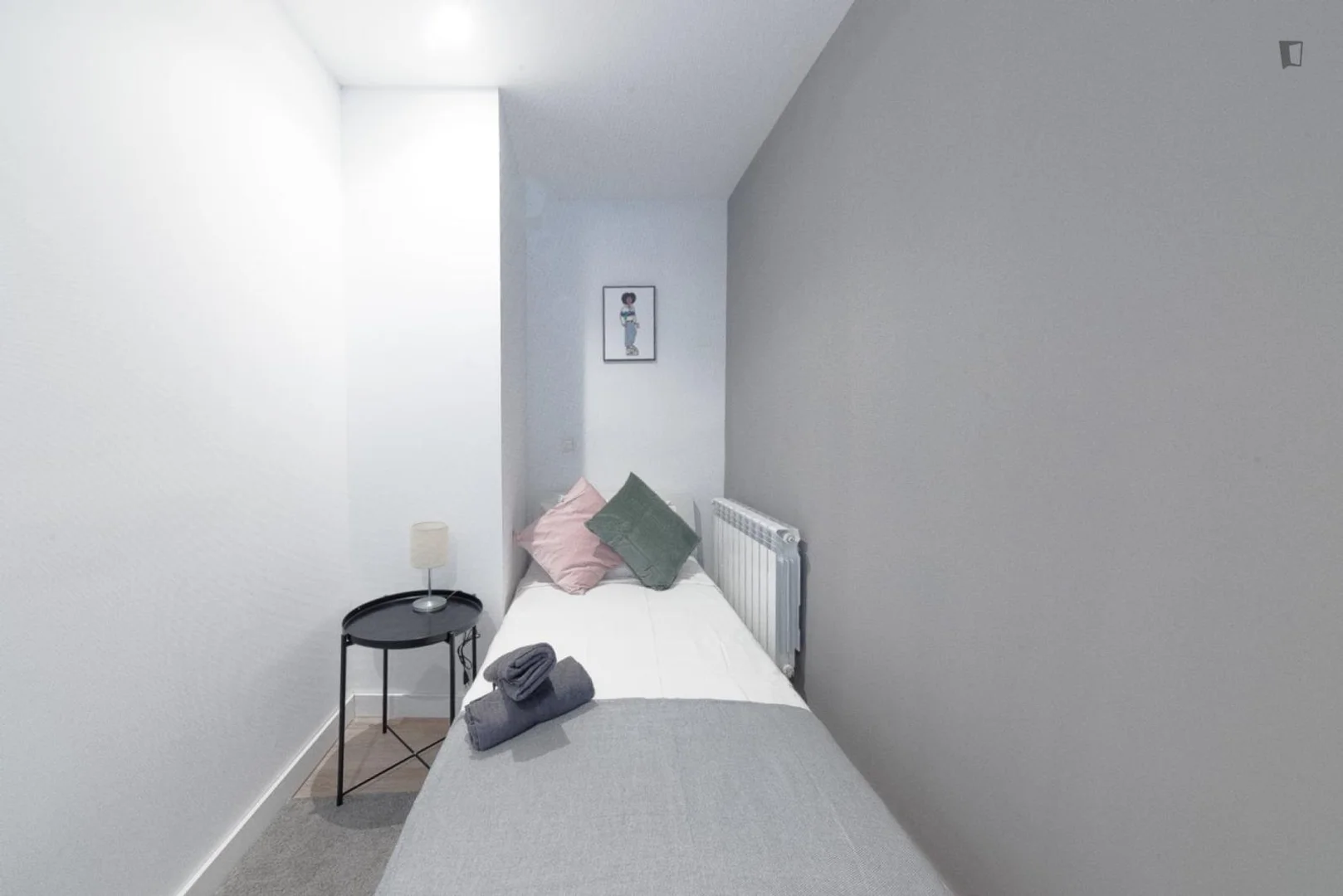 Habitación estudiantil económica con ubicación conveniente en