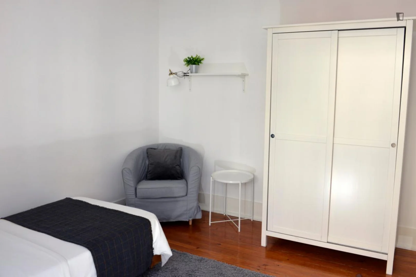 Zimmer in Studentenwohnung in  zu vermieten, voll möbliert