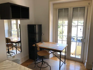 Quarto privado em Calçada da Palma de Baixo, imagem 4 de 14