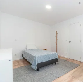 Quarto privado em Rua de Santo António, imagem 1 de 8