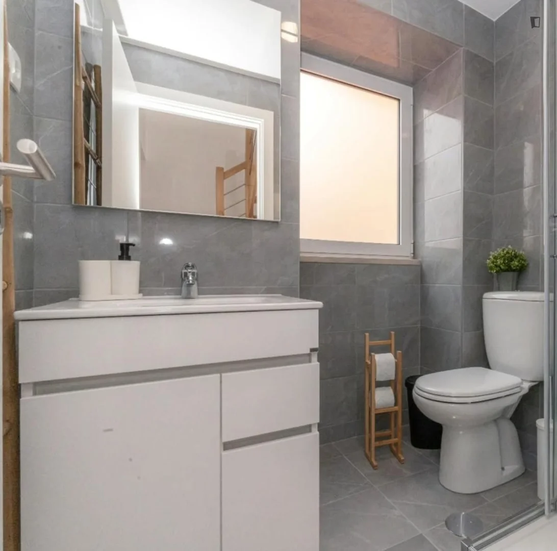 Quarto acolhedor para estudantes disponível em