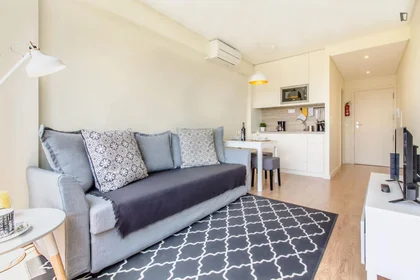 Apartamento inteiro em Gonçalo Cristóvão, imagem 11 de 19