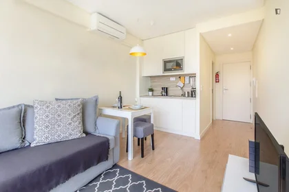 Apartamento inteiro em Gonçalo Cristóvão, imagem 13 de 19