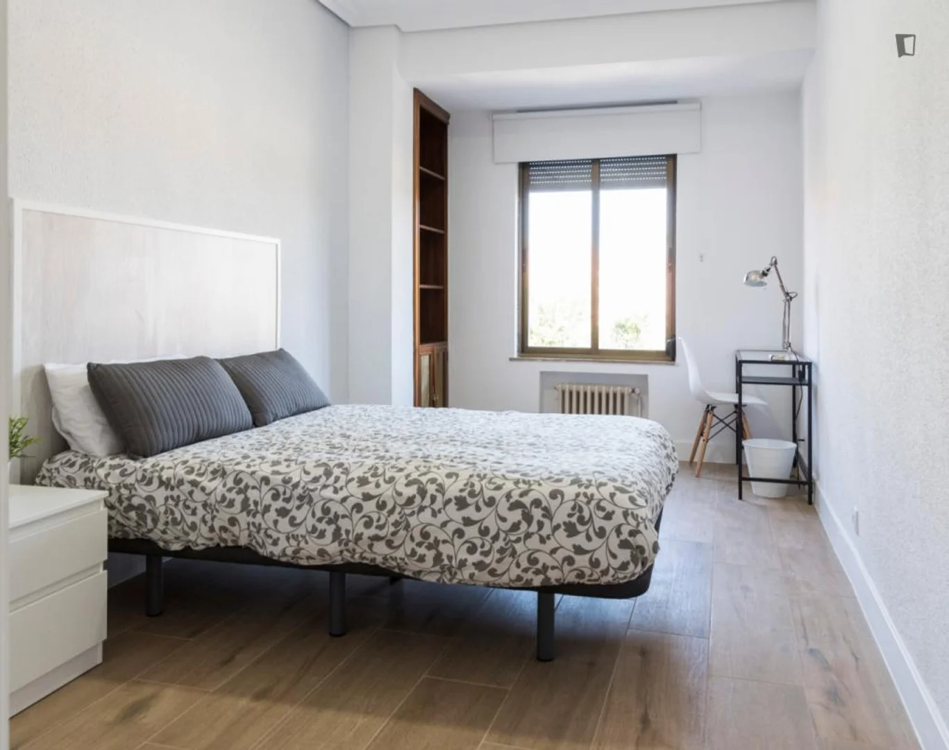 Habitación estudiantil económica cerca del campus en