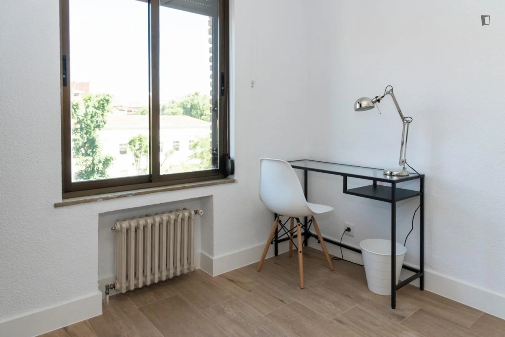 Habitación estudiantil económica cerca del campus en