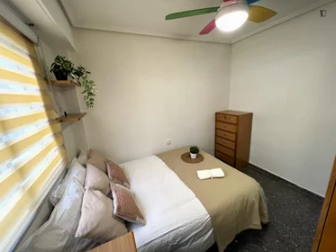 Chambre privée à Carrer de l'Esperança, image 2 de 14