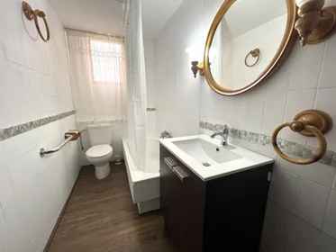 Chambre privée à Carrer de l'Esperança, image 10 de 14