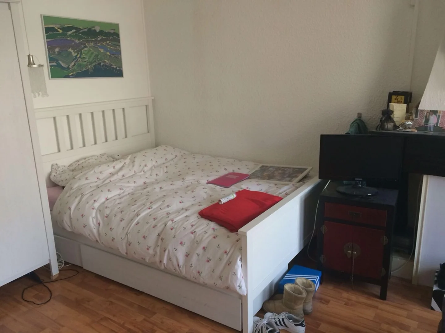 Room for rent in student apartment in , fully furnished