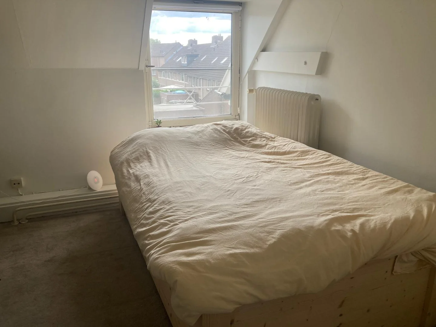 Habitación para estudiantes en  con área de estudio y facilidades compartidas