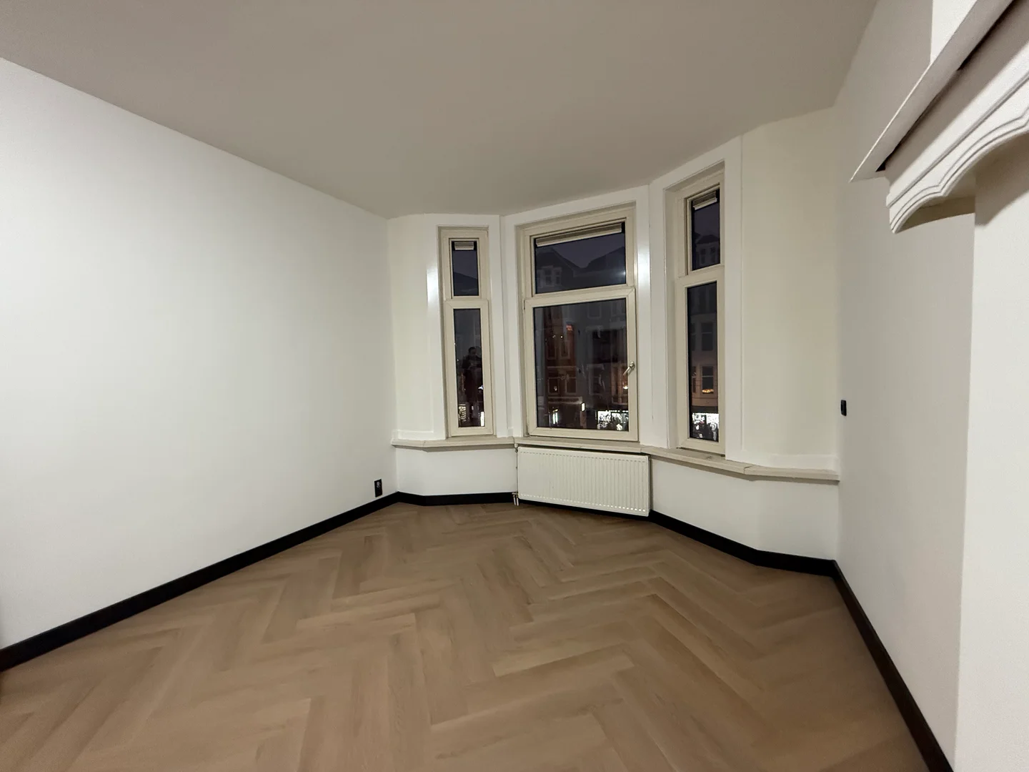 Minimalist student studio in  with efficient layout