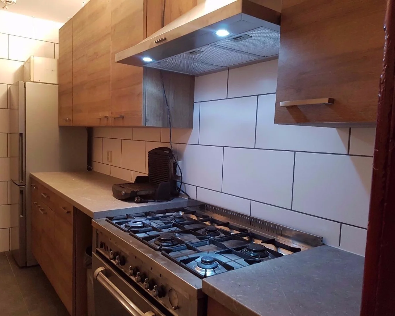 Habitación estudiantil luminosa y aireada con fácil acceso a la universidad en 
