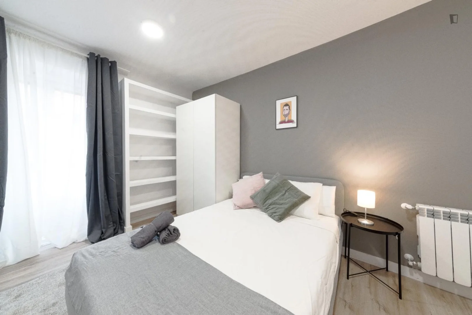 Habitación acogedora para estudiantes disponible en