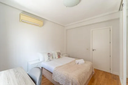Habitación privada en Paseo de San Francisco de Sales, imagen 3 de 24