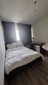 Privatzimmer in der Papsouwselaan, Voorhof, bild 1 von 10