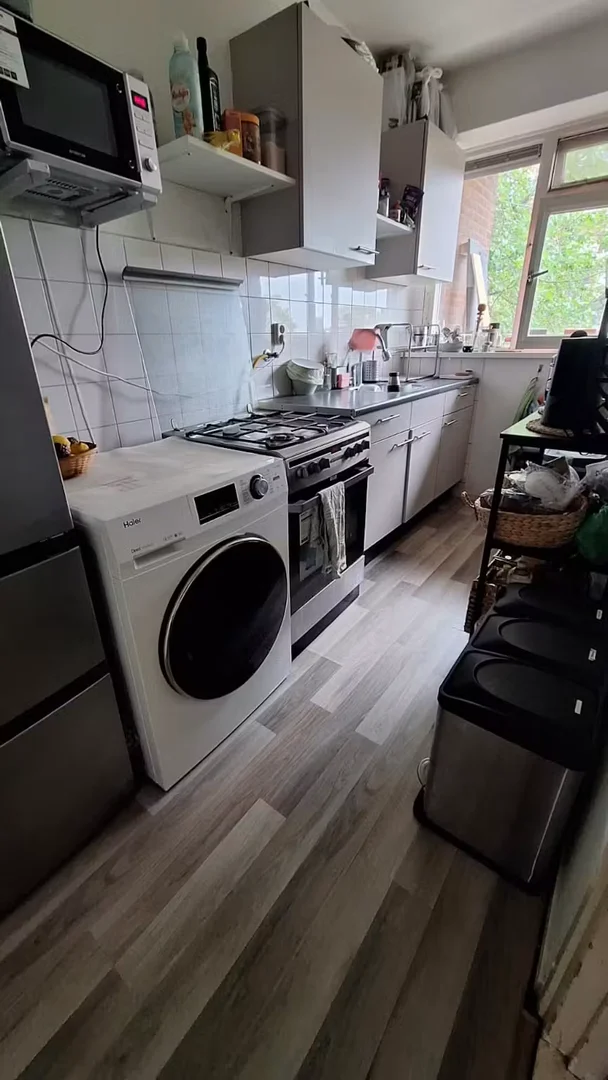 Zimmer in Studentenwohnung in  zu vermieten, voll möbliert