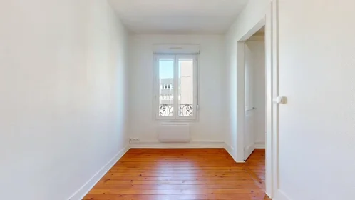 Entire apartment at Rue Collard, Anatole France Danton, image 8 of 10