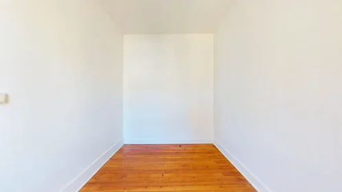 Entire apartment at Rue Collard, Anatole France Danton, image 9 of 10