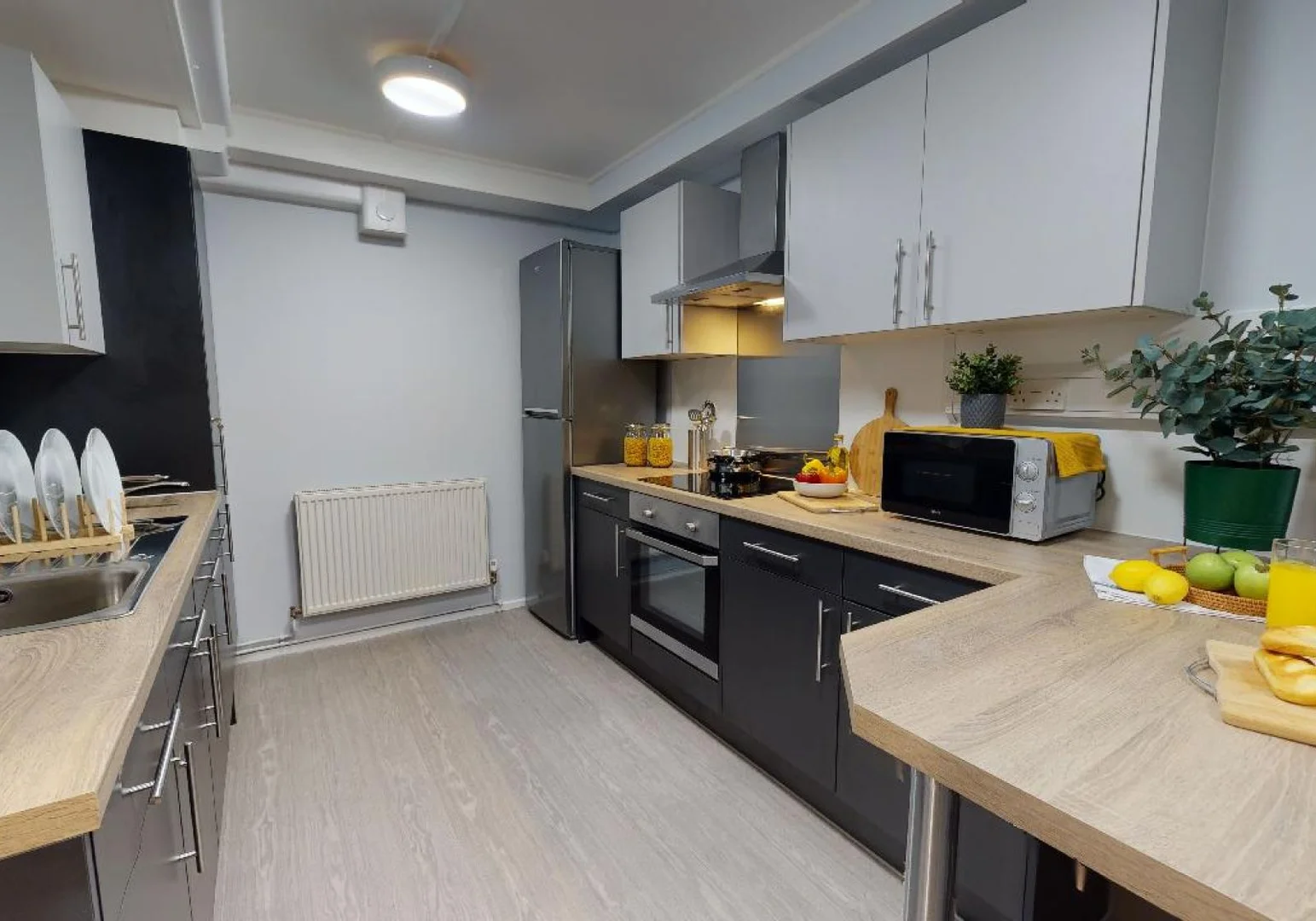 Student-friendly room in with modern amenities