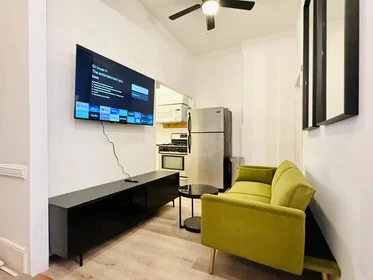 Gesamte Unterkunft im Wohnheim in der 72 Van Buren Street,  2, Bedford-Stuyvesant, New York, NY, 11221, bild 12 von 14