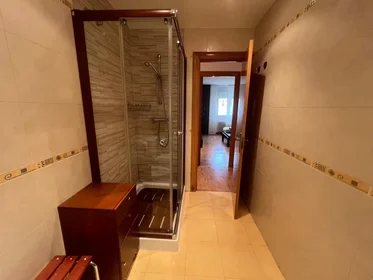 Habitación privada en Avenida Cantabria, Residencia Sanitaria, imagen 7 de 10