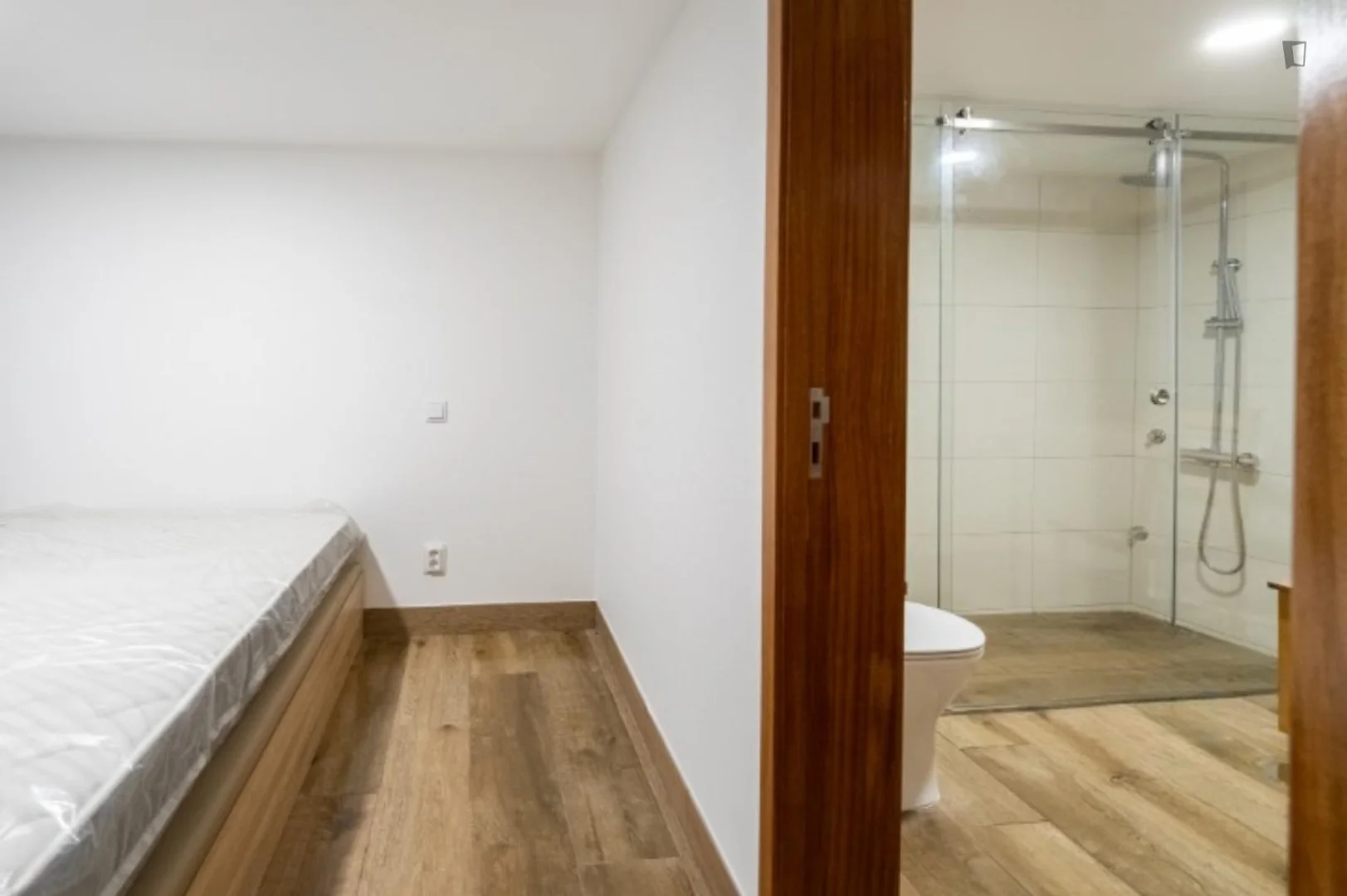 Niedrogi apartament typu studio z niezbędnymi funkcjami w 