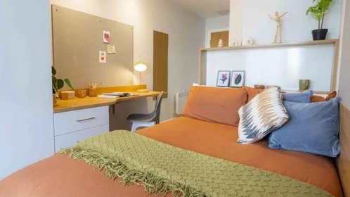 Quarto privado em Baker Street, imagem 1 de 10