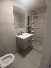 Privatzimmer in der Agiou Meletiou, Athens, bild 9 von 10