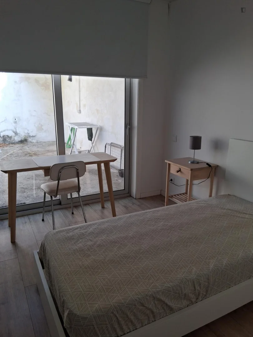 Habitación estudiantil económica cerca del campus en 