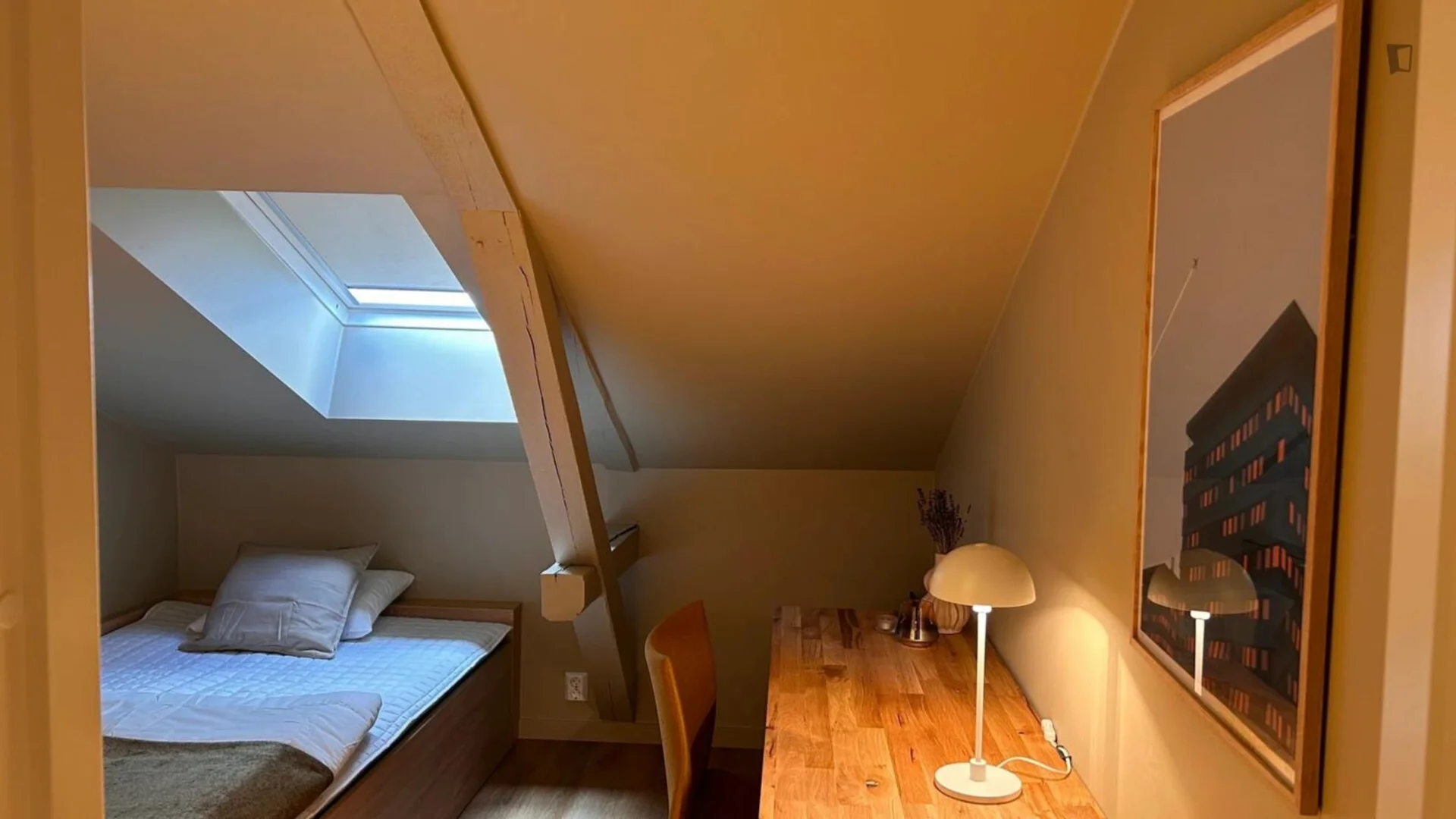 Quarto de estudante económico com localização conveniente em