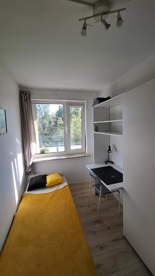Functional student room perfect for studying in 