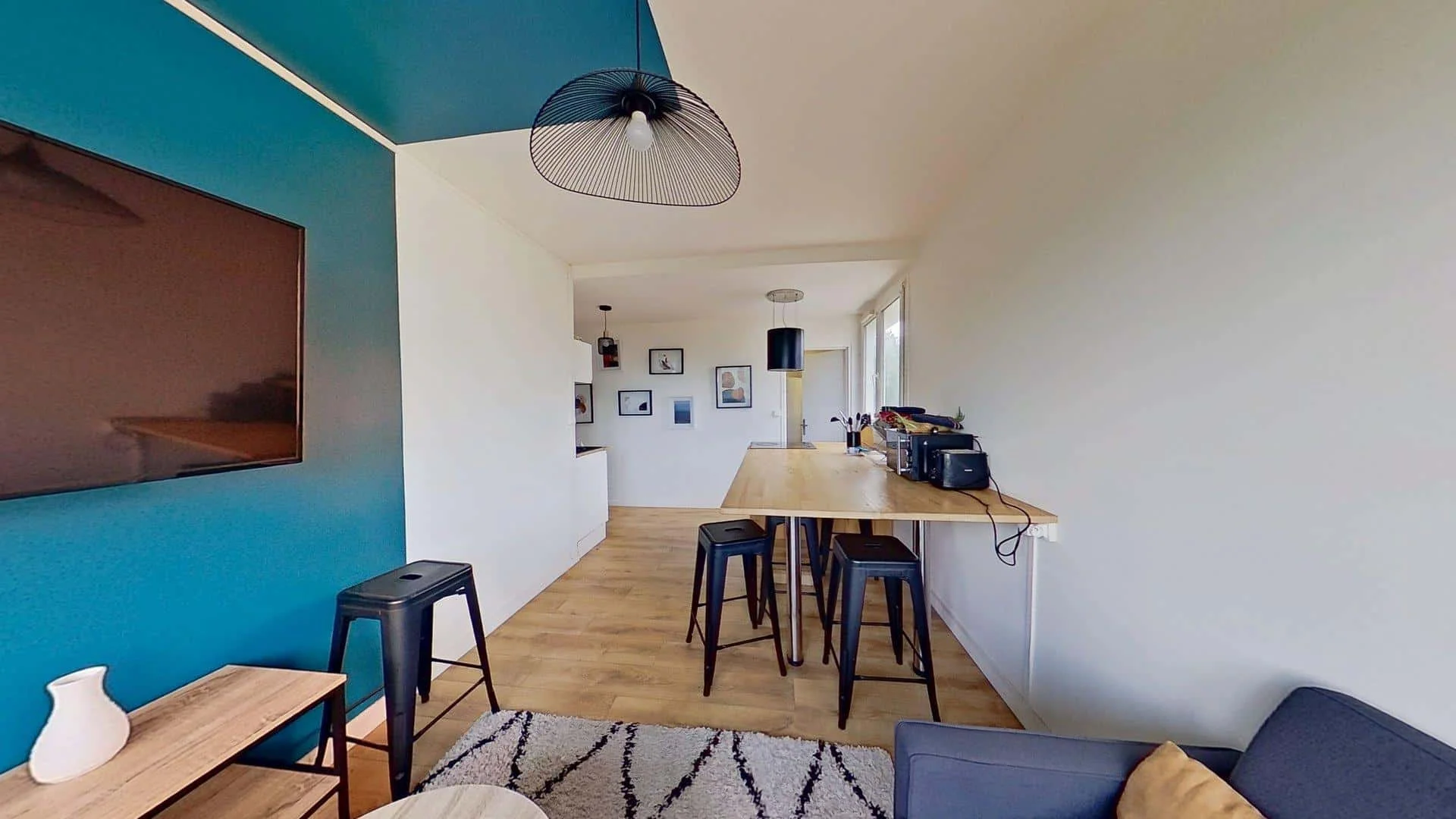 Quarto para alugar em apartamento de estudantes em , totalmente mobilado