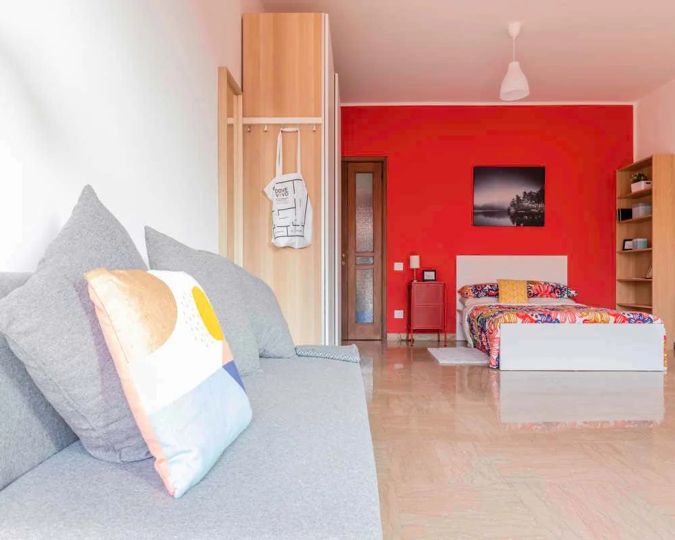 Helles und luftiges Studentenzimmer mit einfachem Zugang zur Universität in 