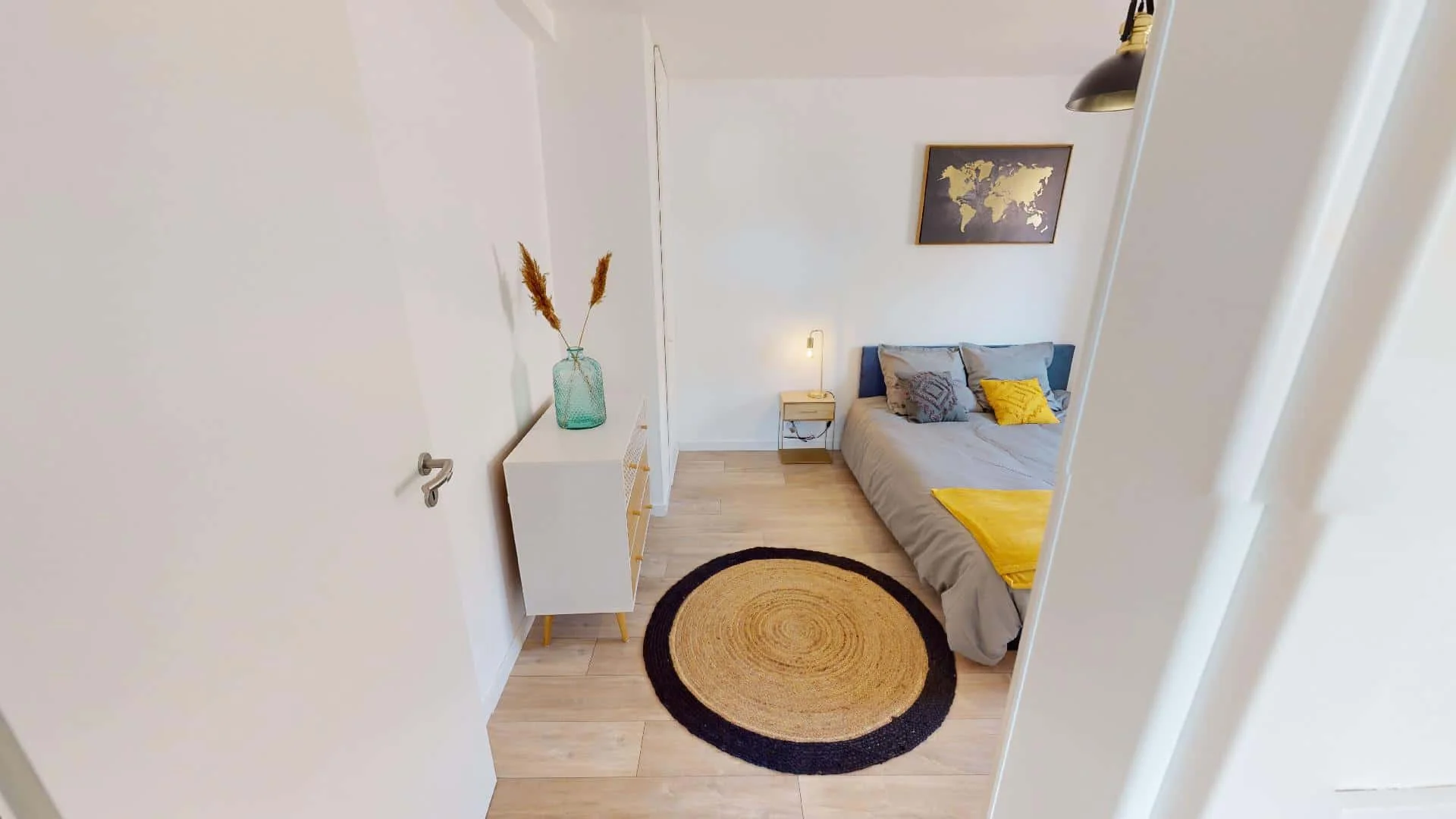 Budget-friendly student room close to campus in