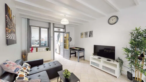 Private room at 130 Rue de Denain, 59100 Roubaix, France, image 12 of 19