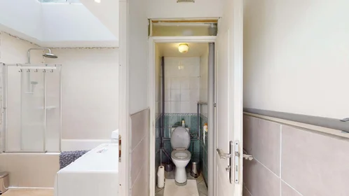 Private room at 130 Rue de Denain, 59100 Roubaix, France, image 16 of 19