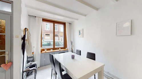 Private room at 130 Rue de Denain, 59100 Roubaix, France, image 10 of 19