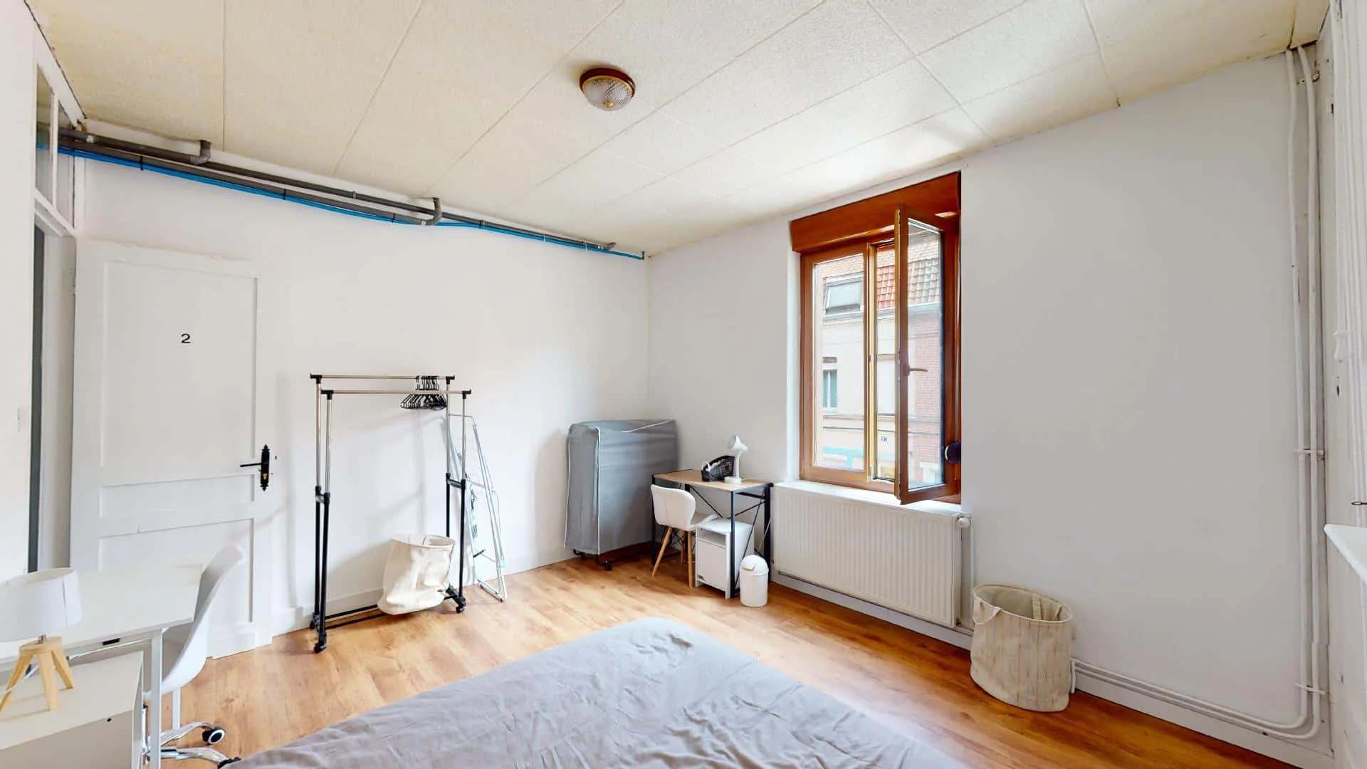 Bright and airy student room with easy university access in 