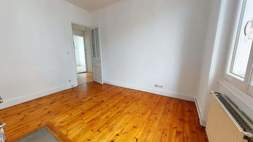 Alojamiento entero en 27 Rue Rouget de Lisle, 42000 Saint-Étienne, France, imagen 11 de 15