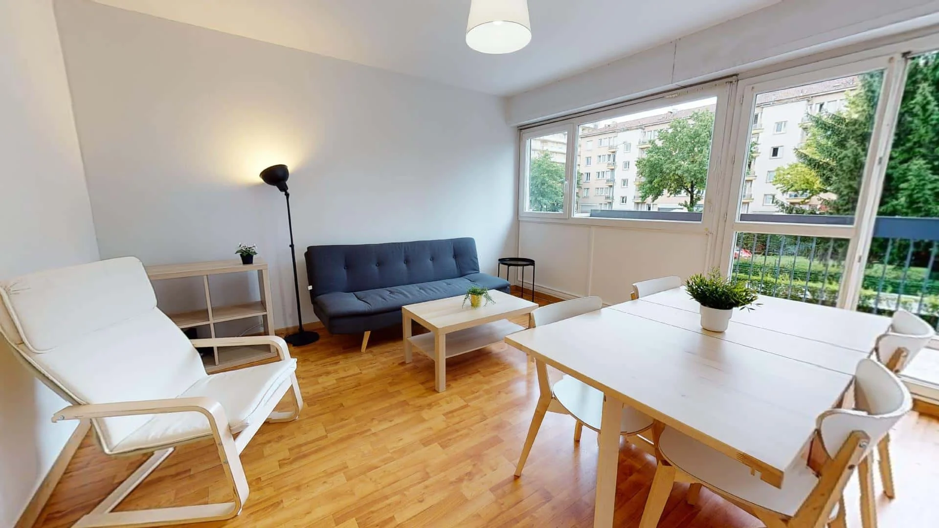 Student-friendly room in with modern amenities