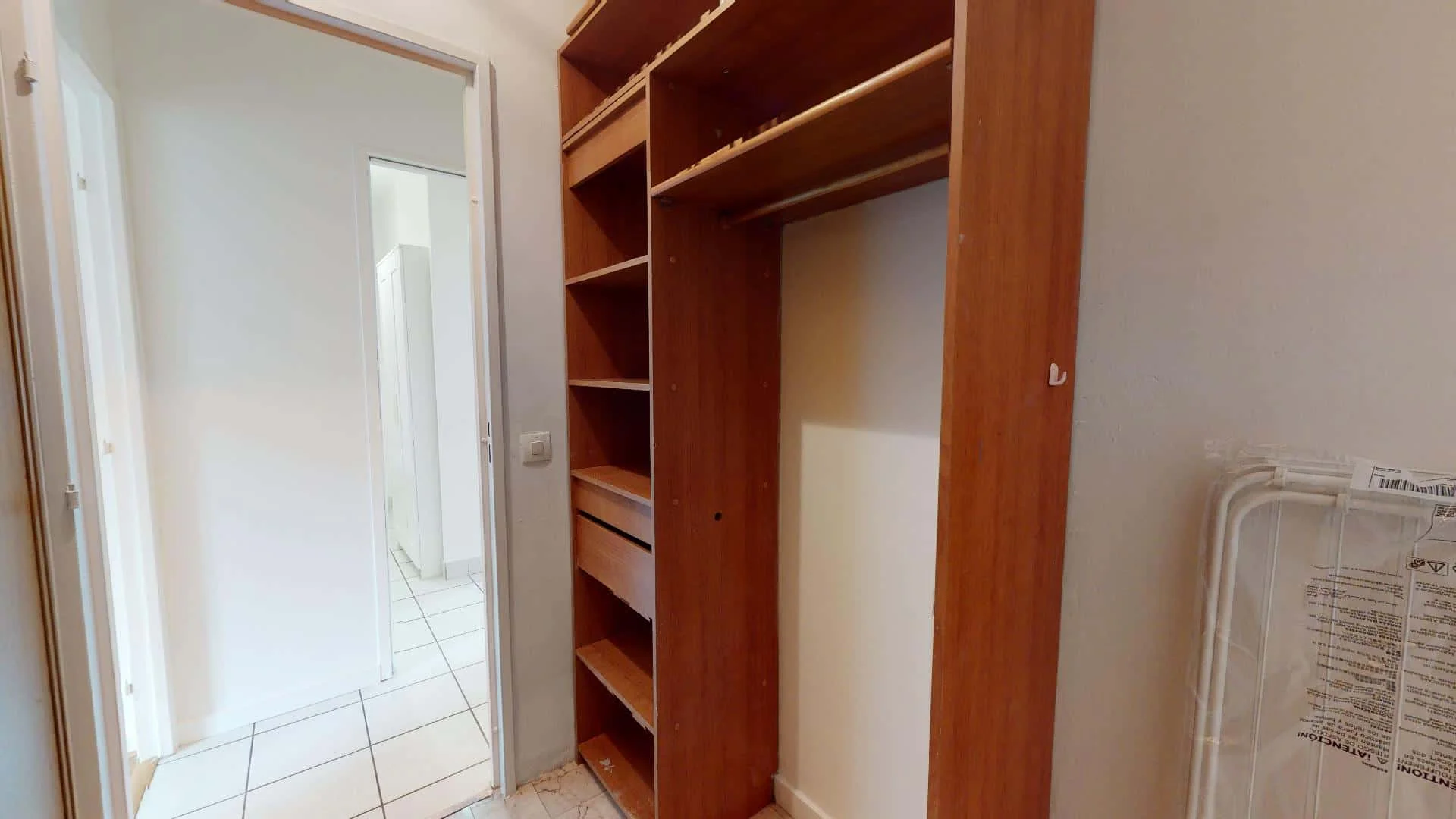 Functional student room perfect for studying in