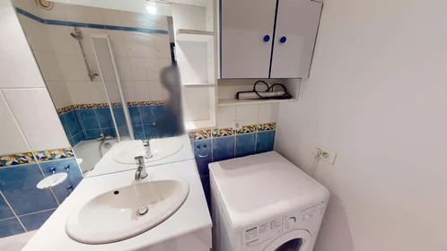 Habitación privada en 11 Sq. du Haut Blosne, 35200 Rennes, France, imagen 15 de 18