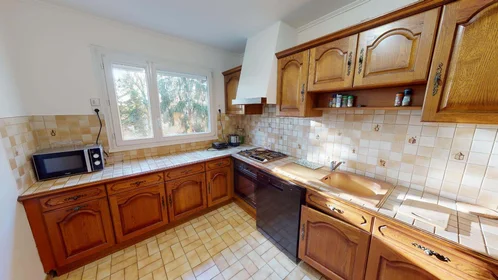 Habitación privada en 11 Sq. du Haut Blosne, 35200 Rennes, France, imagen 5 de 18