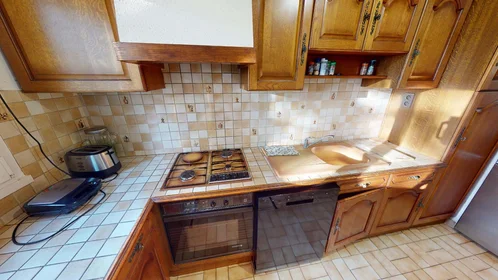 Habitación privada en 11 Sq. du Haut Blosne, 35200 Rennes, France, imagen 6 de 18