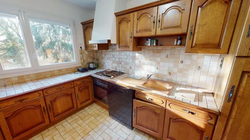 Habitación privada en 11 Sq. du Haut Blosne, 35200 Rennes, France, imagen 7 de 18
