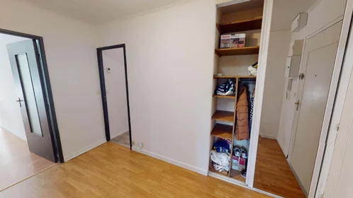 Habitación privada en 11 Sq. du Haut Blosne, 35200 Rennes, France, imagen 8 de 18
