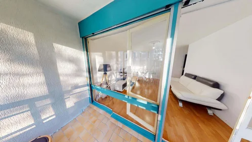 Habitación privada en 11 Sq. du Haut Blosne, 35200 Rennes, France, imagen 9 de 18